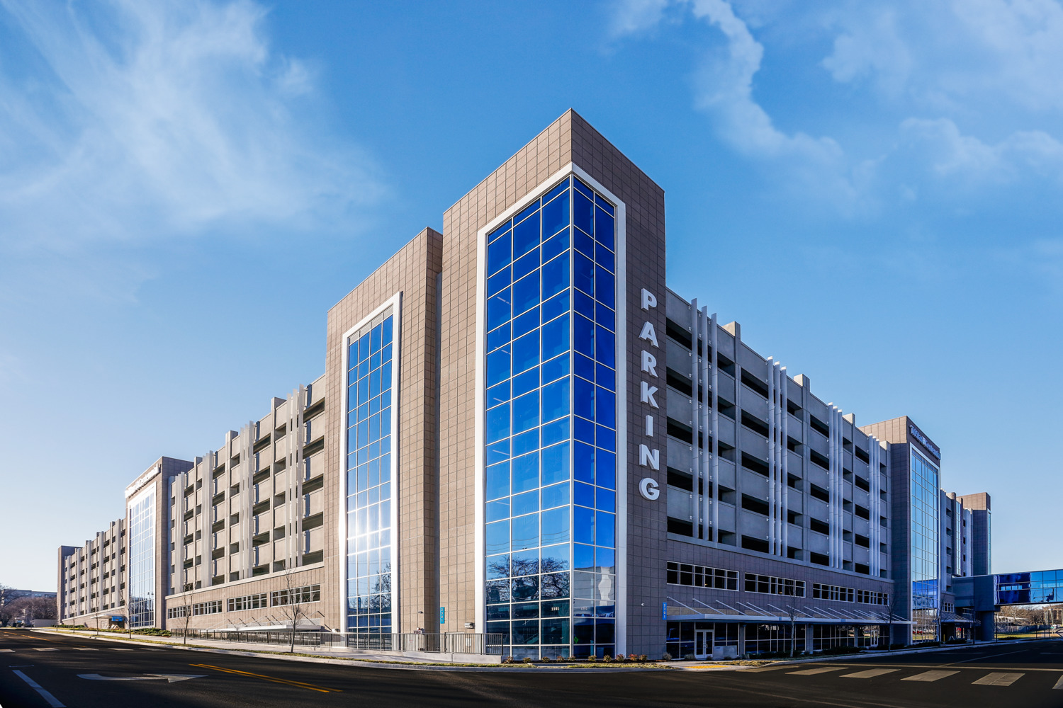 Eight-level, 1 million sq ft precast parking deck with 2,280 spaces; pedestrian bridge connecting the garage to the hospitalâ€™s main tower