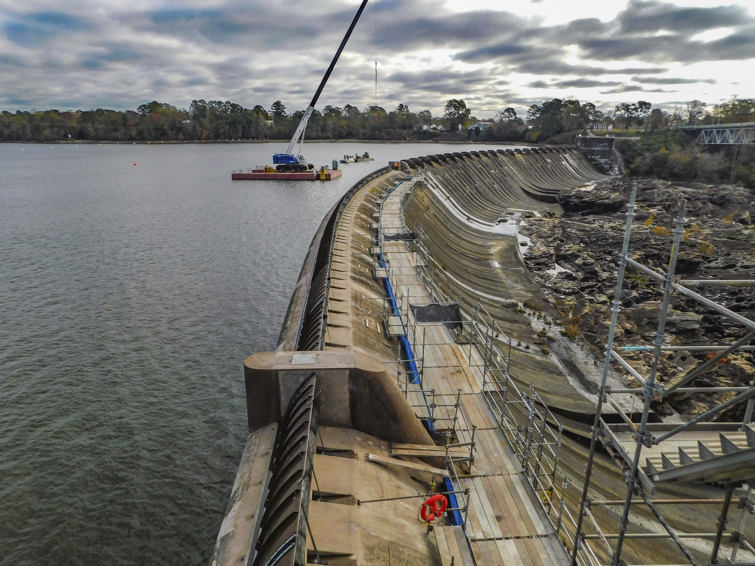 Dam, spillway