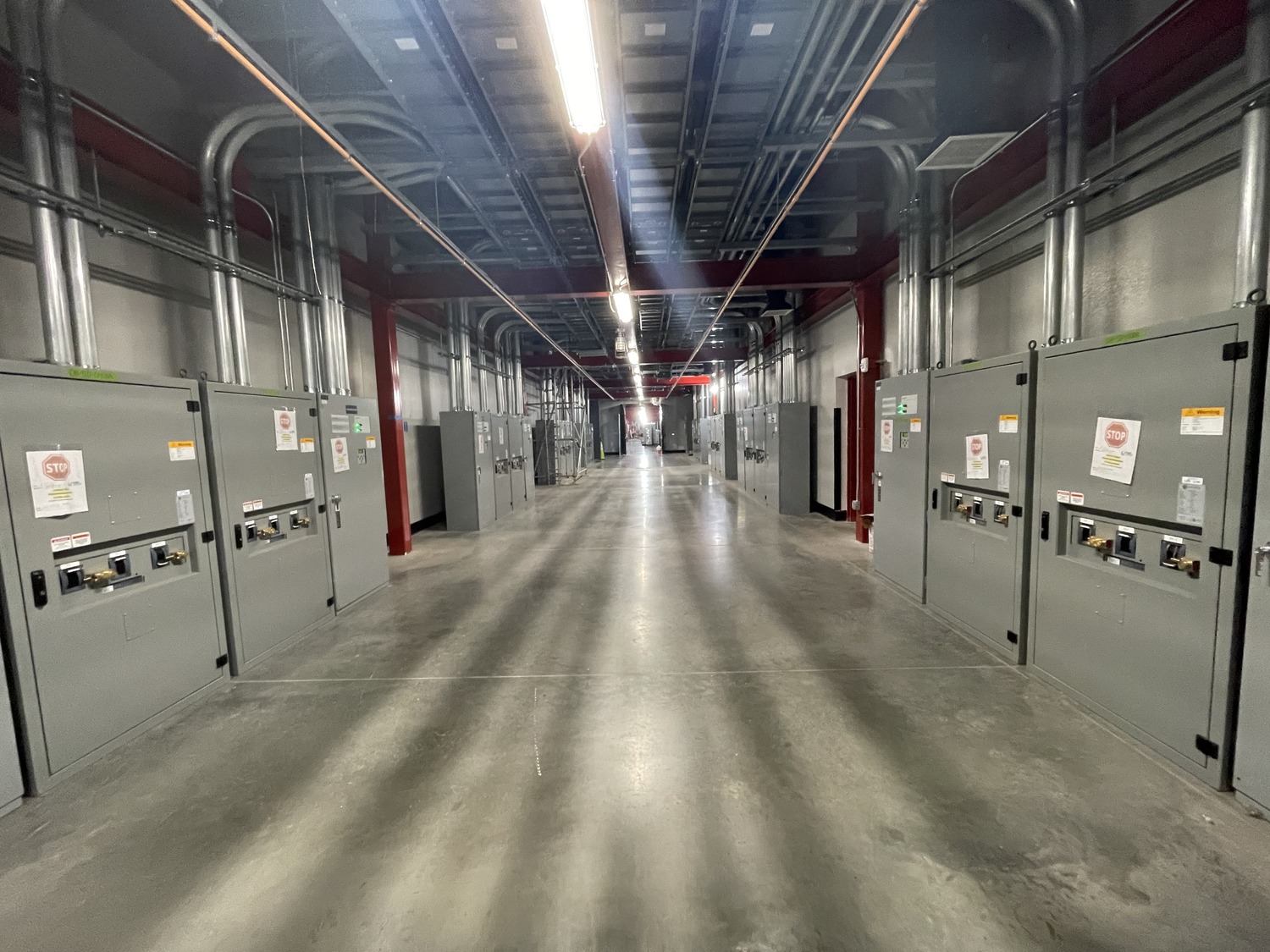 automatic transfer switch (ATS) 