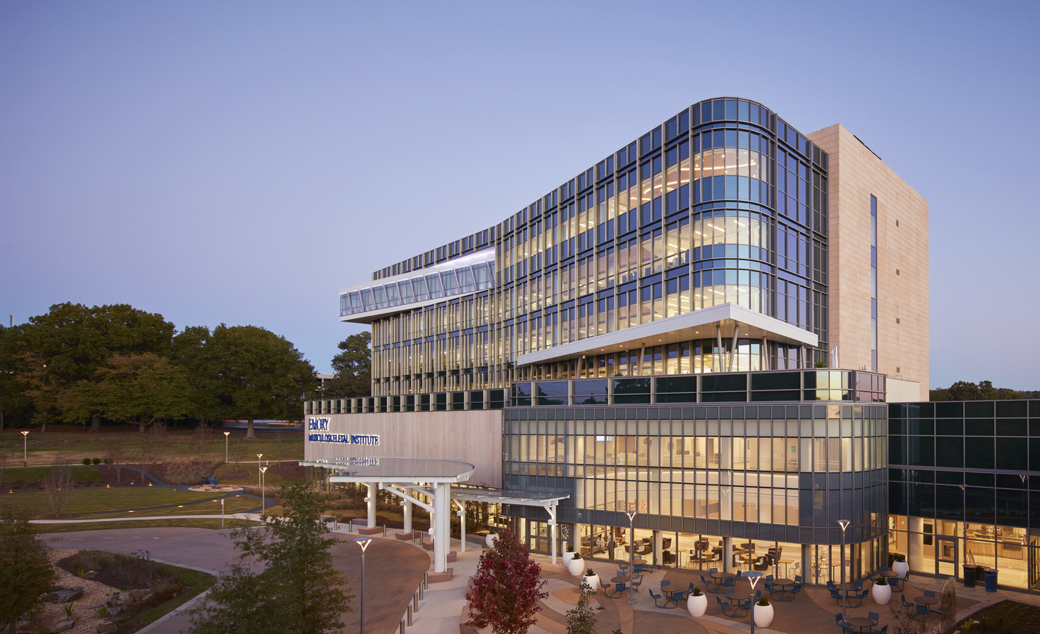 The Emory Musculoskeletal Institute Medical Office Building in Atlanta, GA, provides orthopaedics and spine care. 