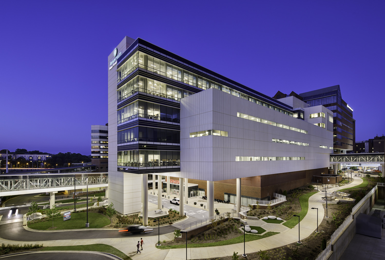 Final images of the Julie Ann Freischlag Tower in Winston-Salem on the Atrium Health Wake Forest Baptist campus.  

Please note, photos cannot be used for advertising. 