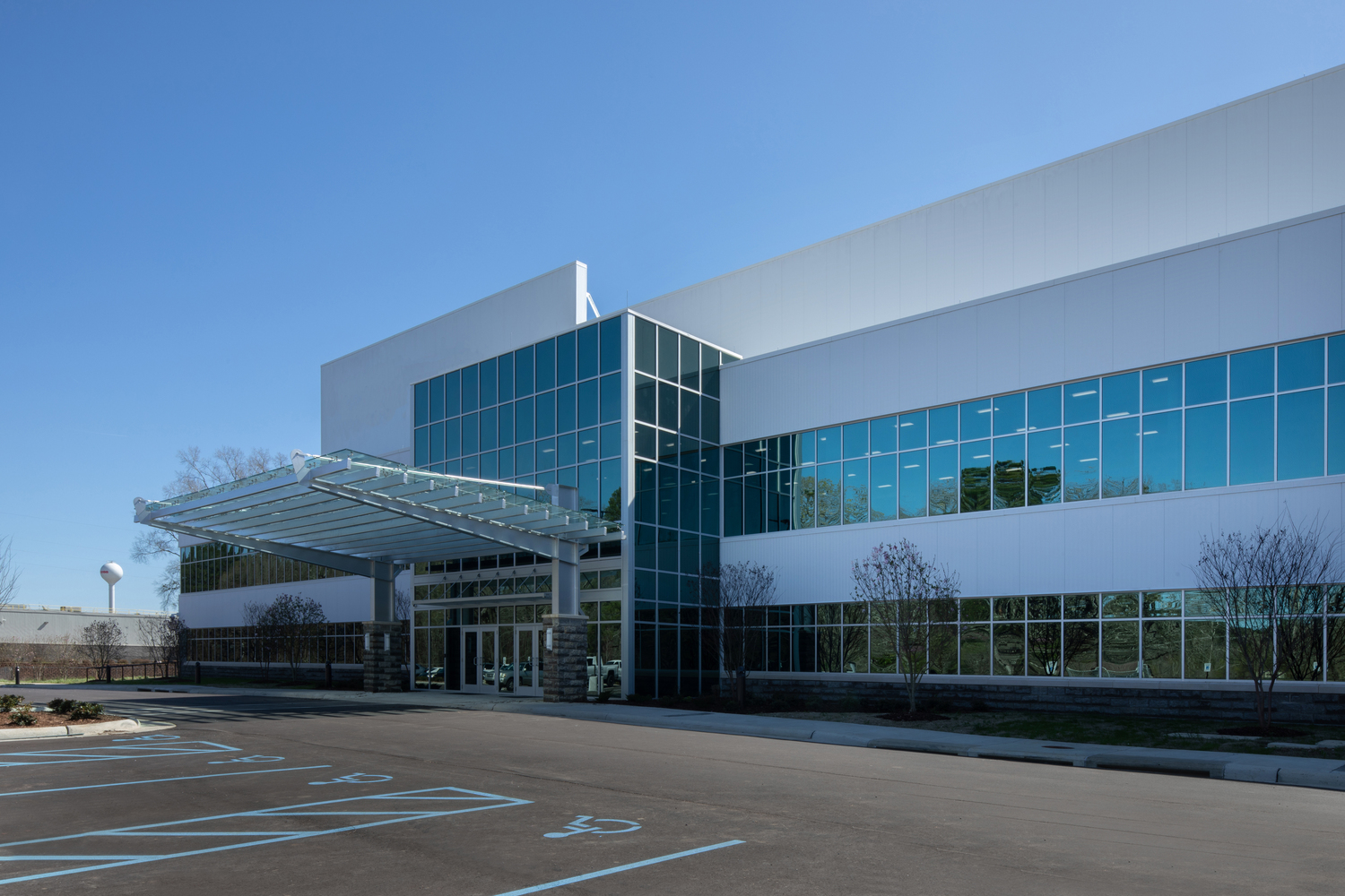 Ch 5 - page 5

Forest, MS Operations Center

RAYTHEON SIGN HAS BEEN EDITED OUT 