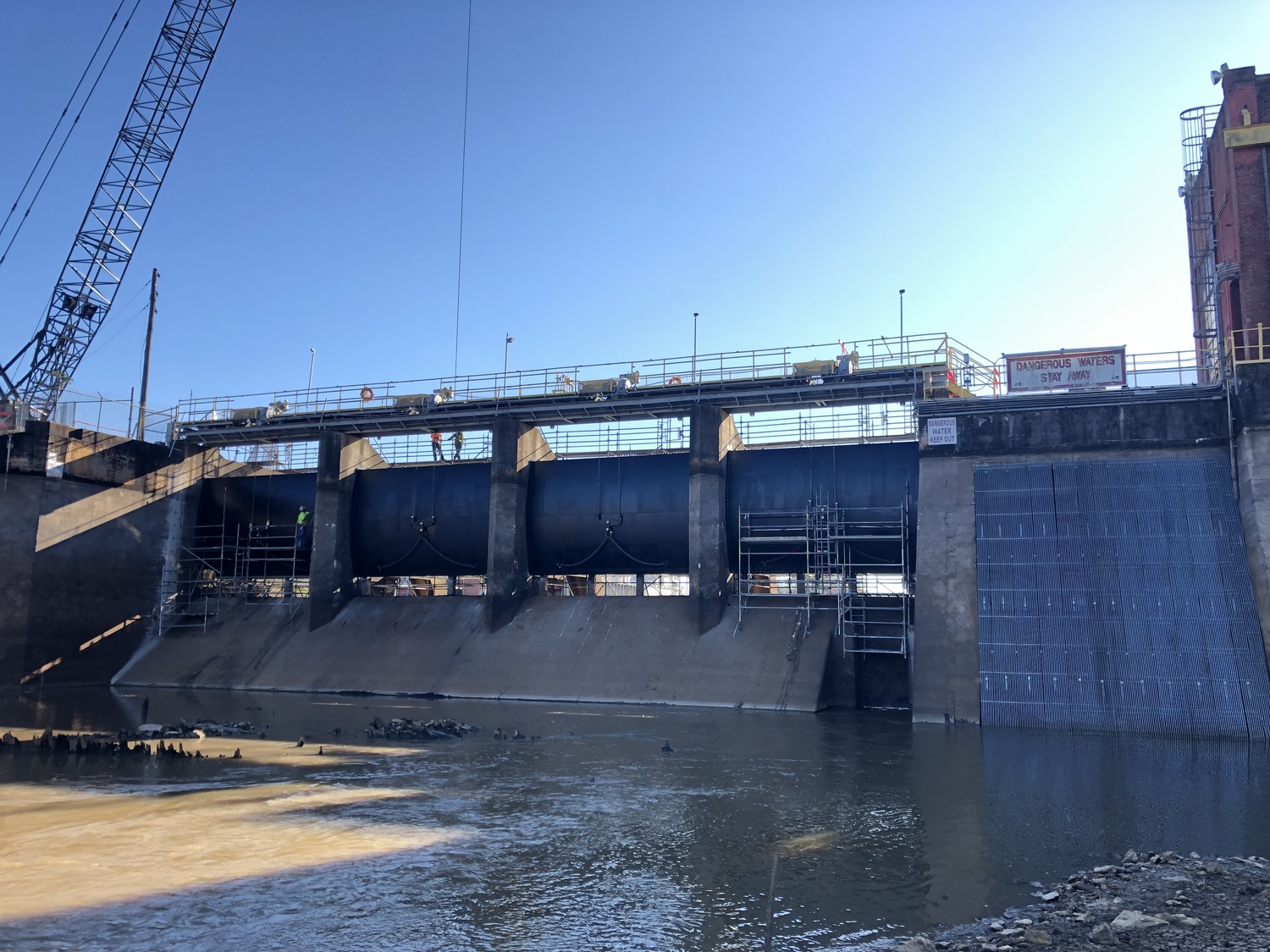 tainter spillway gate, dam
